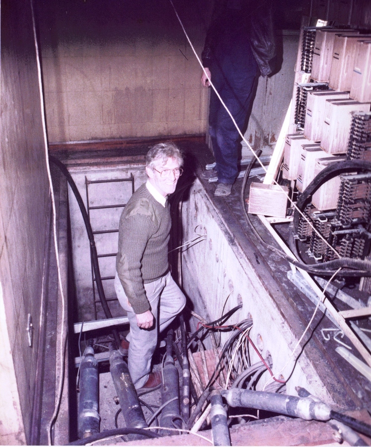 Alan Glover after rescuing his teeth from East Ham MDF cable pit